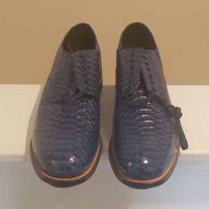 Dress shoes
